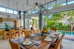 Villa Aramanis - Bamboo, Dining room with view over the pool