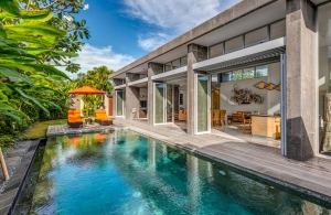 Villa Aramanis - Indah, Pool and villa